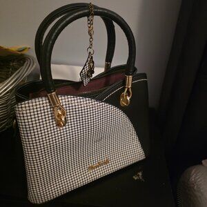 Danbody Like New Purse